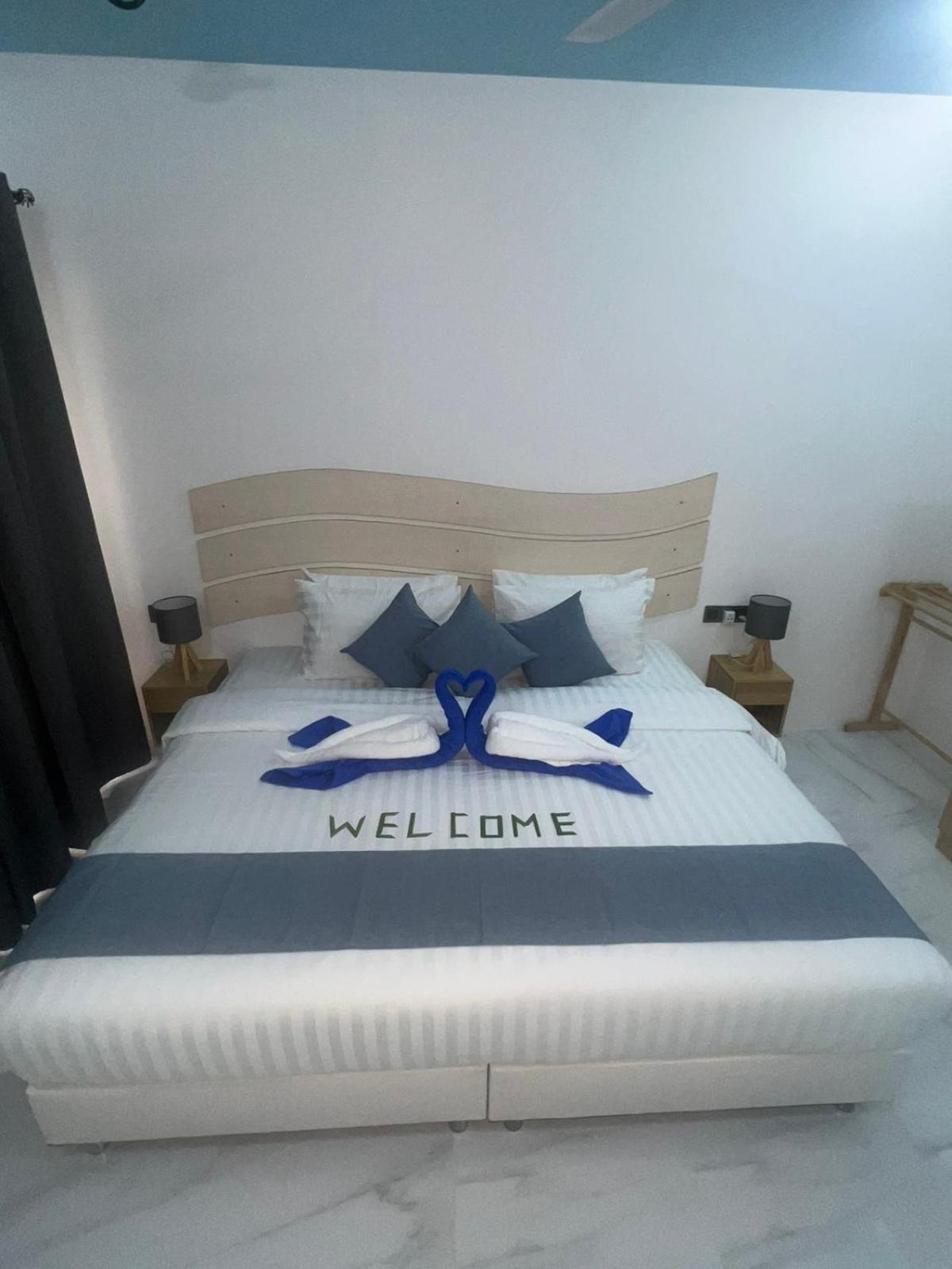 Infinity Beach Dhigurah Dhigurah  Luaran gambar