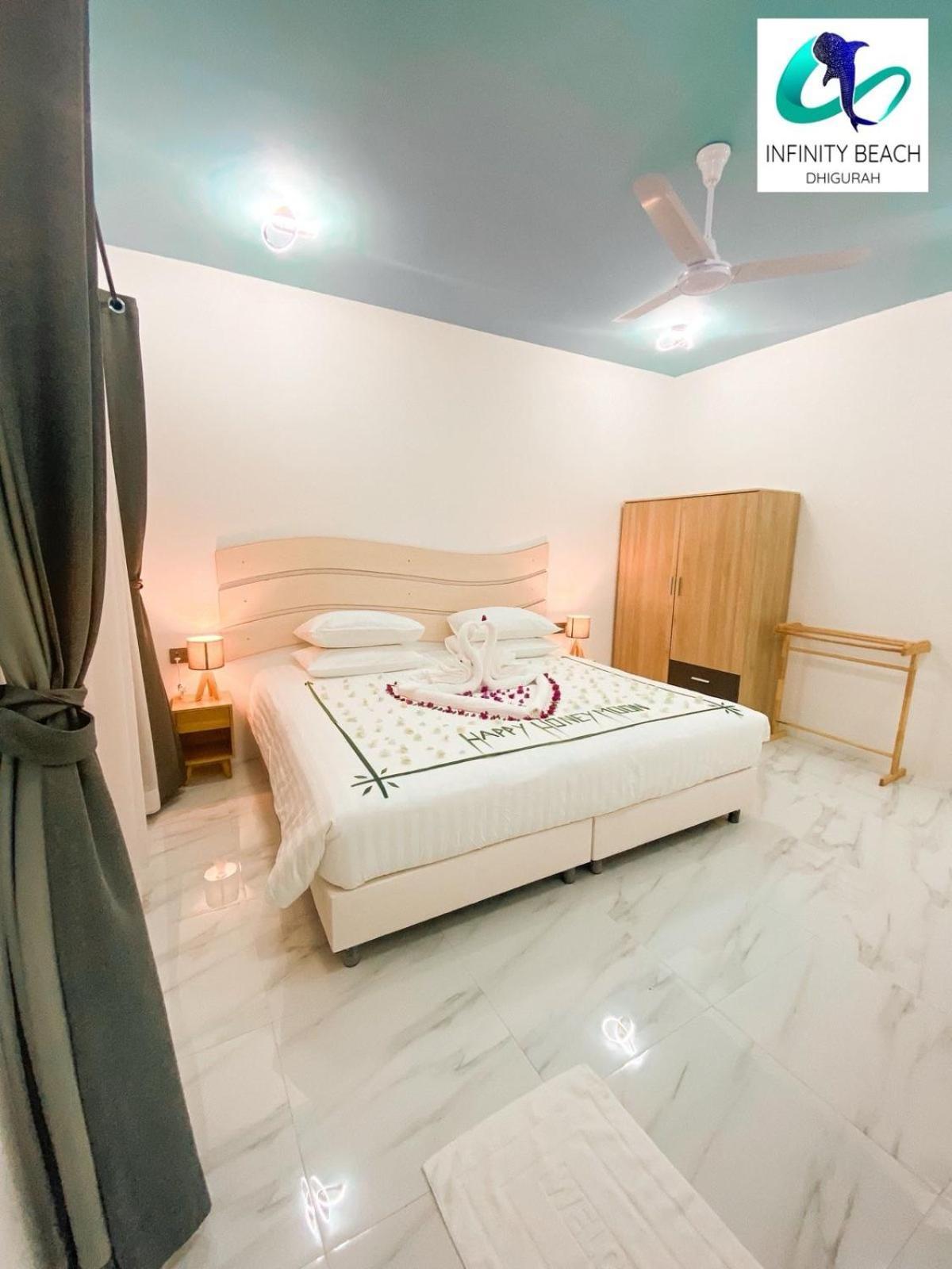 Infinity Beach Dhigurah Dhigurah  Luaran gambar